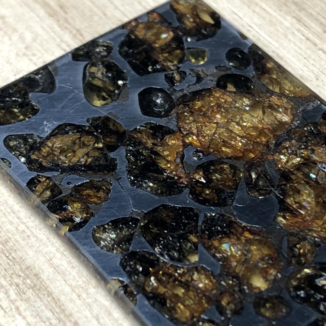 パラサイト隕石 隕石　石鉄隕石　セリコ隕石 美品　重さ約6ｇ　ケース付