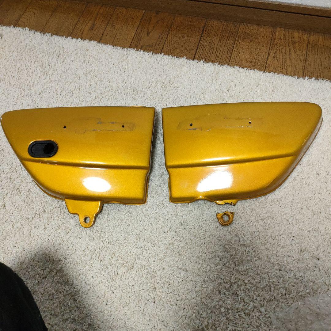 GT380後期型純正サイドカバー☆送料込み☆