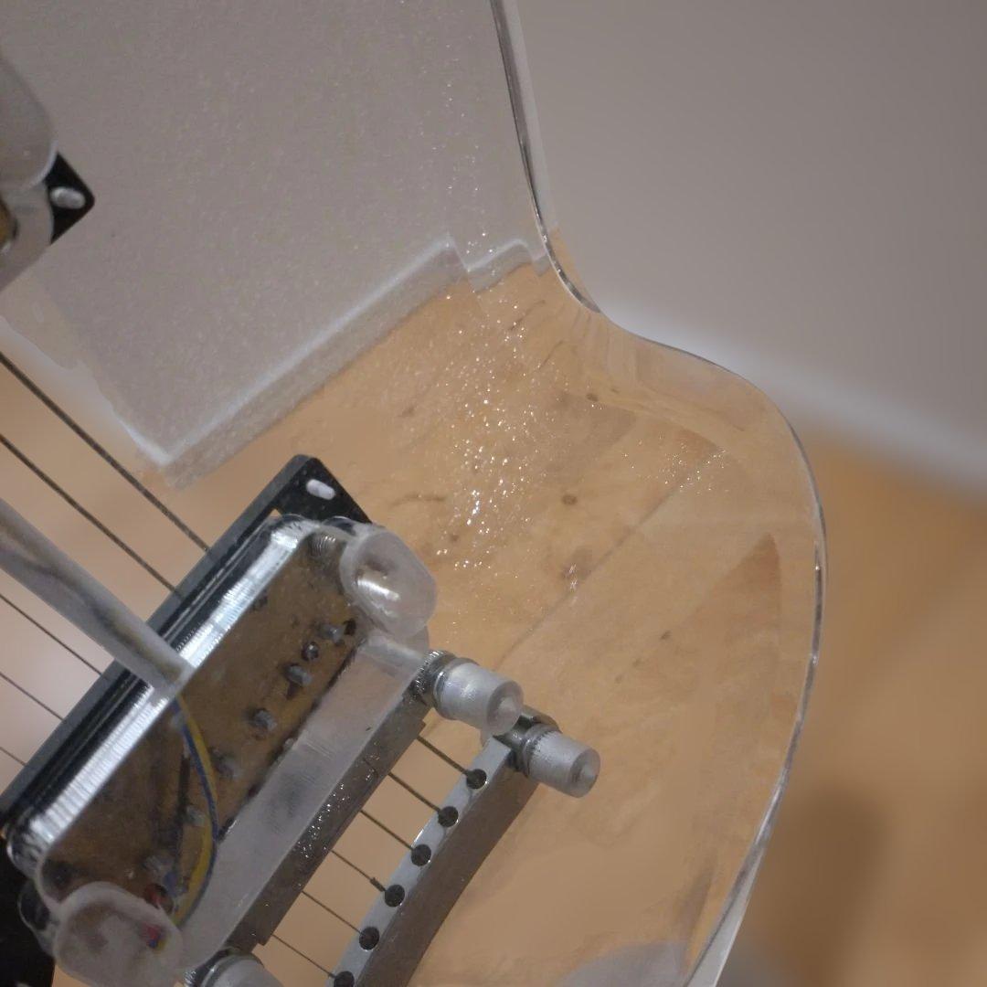 Manica Scenica　クリスタル　ギター　エレキギター　透明　アクリル