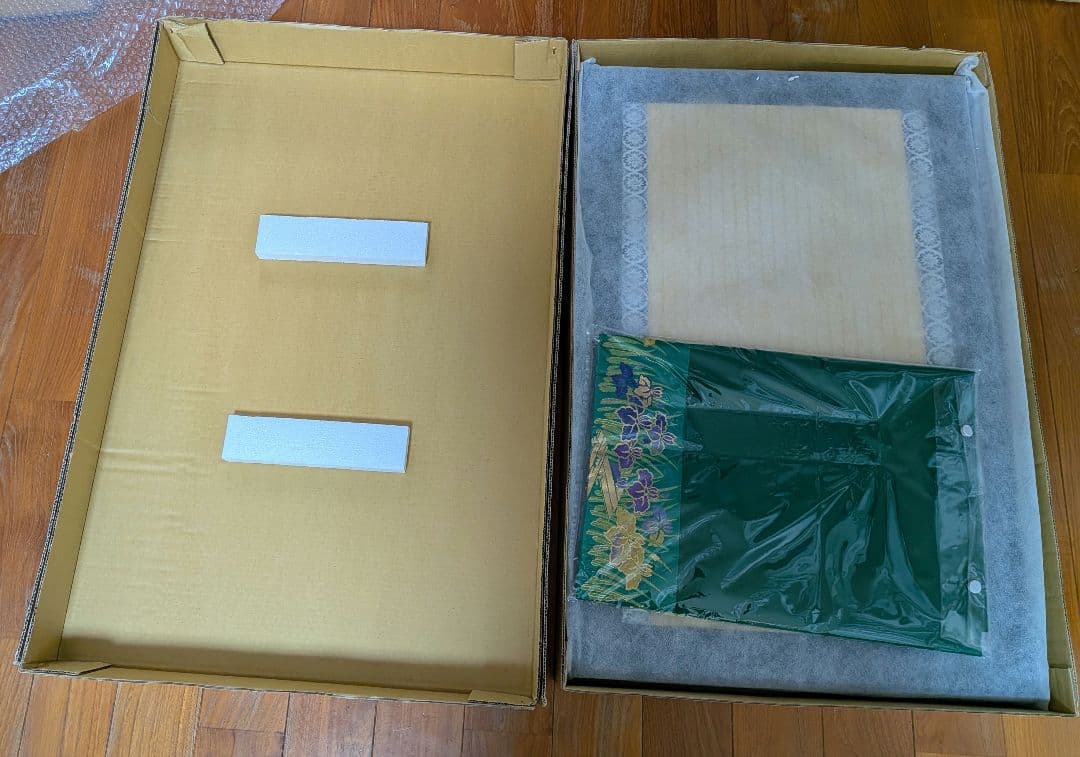 五月人形平飾り　武人作8号　木彫箔押竜　朱赤糸縅　屏風セット