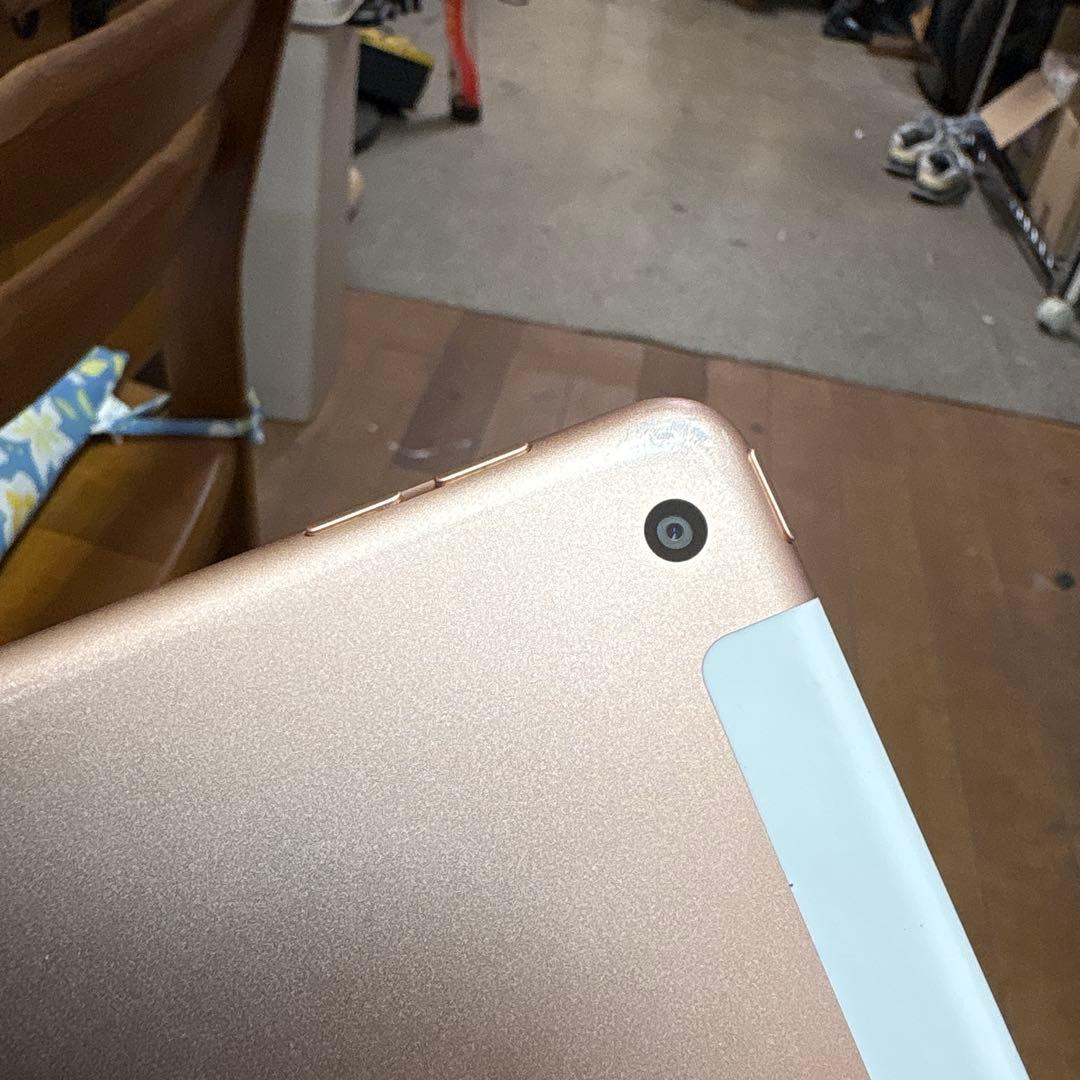 Apple iPad 第8世代　ゴールド 本体　32GB