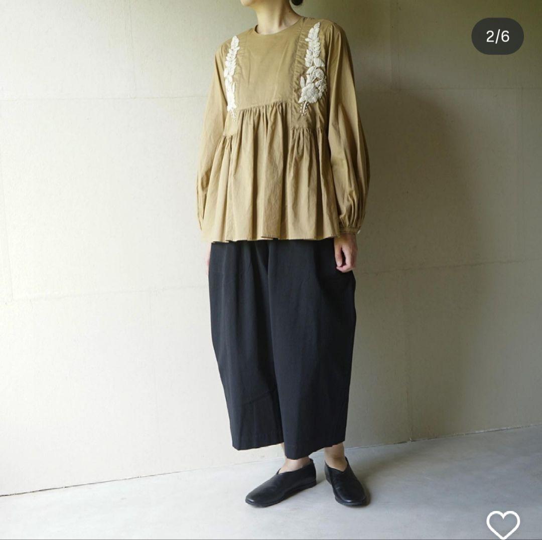 susuri ススリ リヴブラウス ギャザー 刺繍