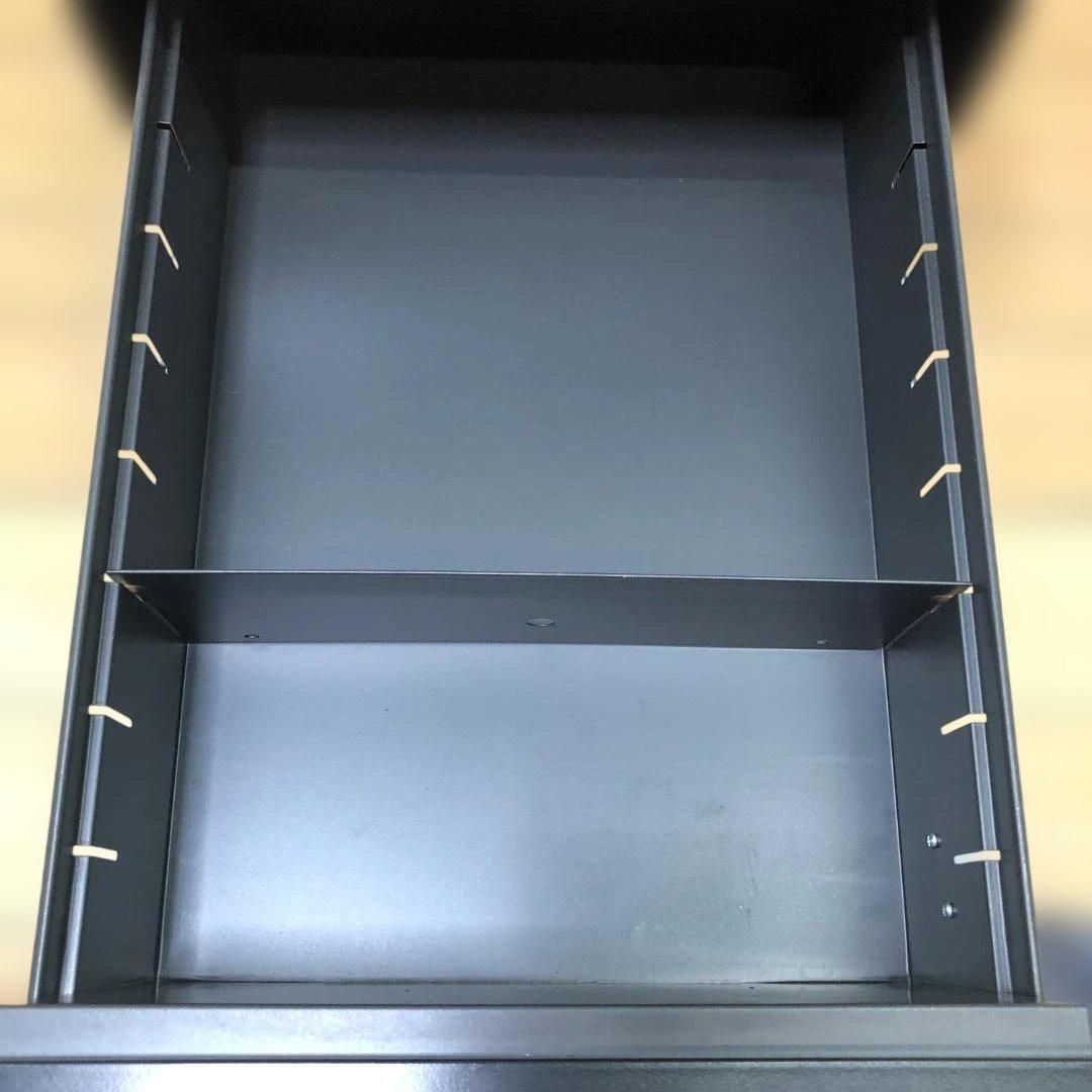 送料無料 【美品】NAIKI 鍵付きスチールワゴン 3段 　250720-5