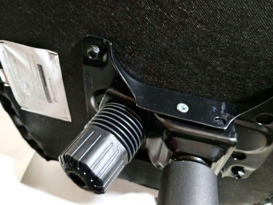 ヘッドレスト付ハイバックメッシュチェア　ドウシシャ　ブラック　新品未使用