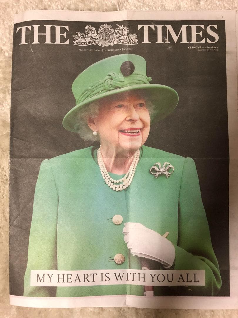 イギリスエリザベス女王　プラチナジュビリー記念　新聞　THE TIMES紙