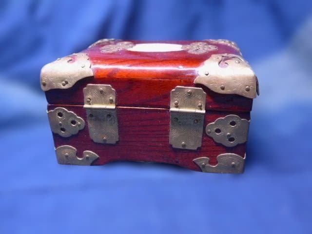 中国上海の伝統工芸　ジュエリーボックス　木製　ヴィンテージ　です