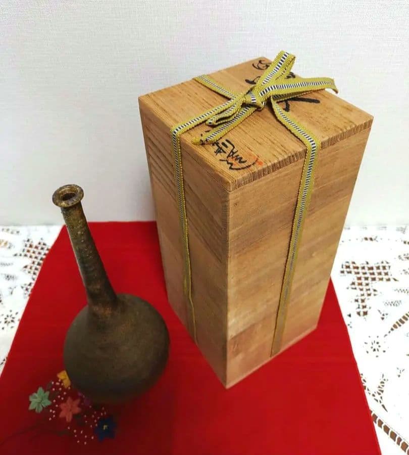 備前焼 各見信利 花入 鶴首花瓶 一輪挿し 共箱 共布 付き