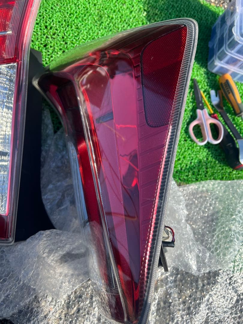 30プリウス テールランプ レッド/クリア 2個セット 全灯化 US風