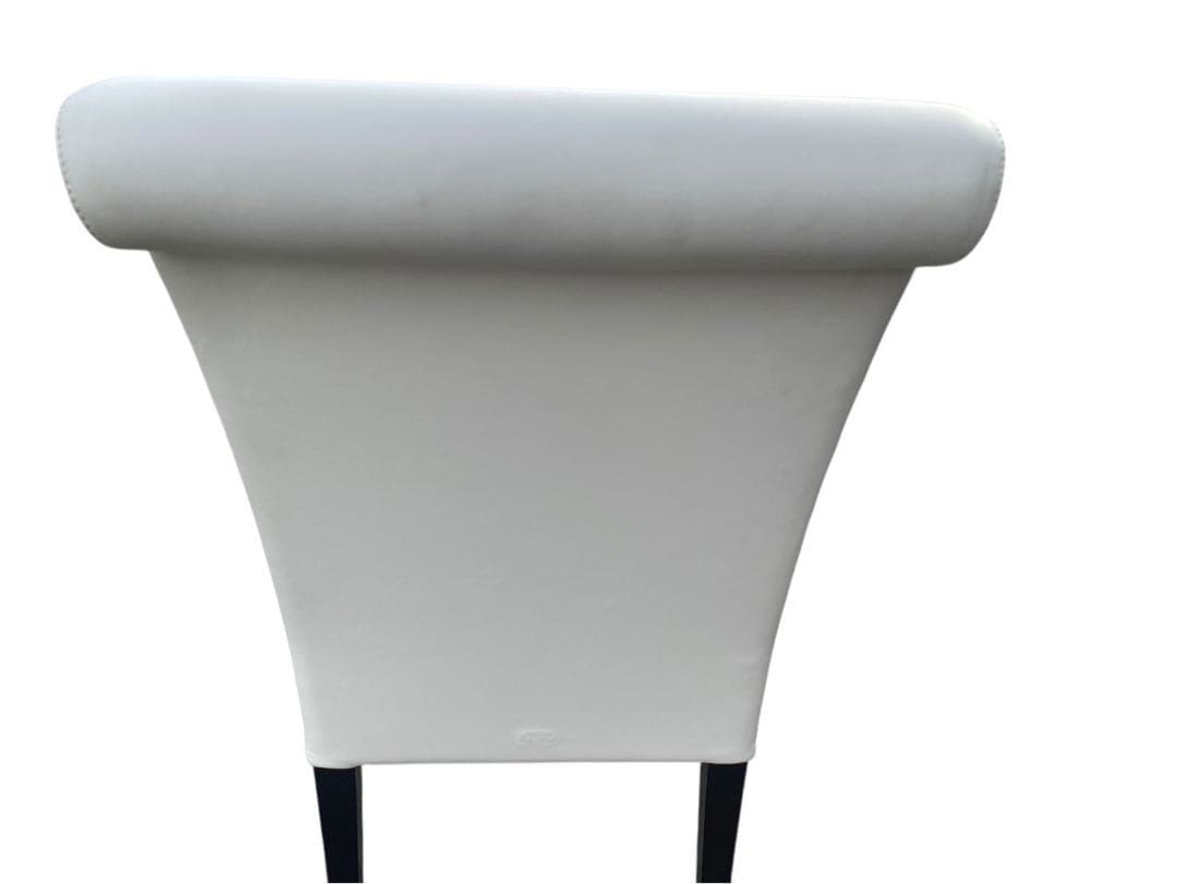 ◇②Poltrona Frau vittoria ダイニングチェア