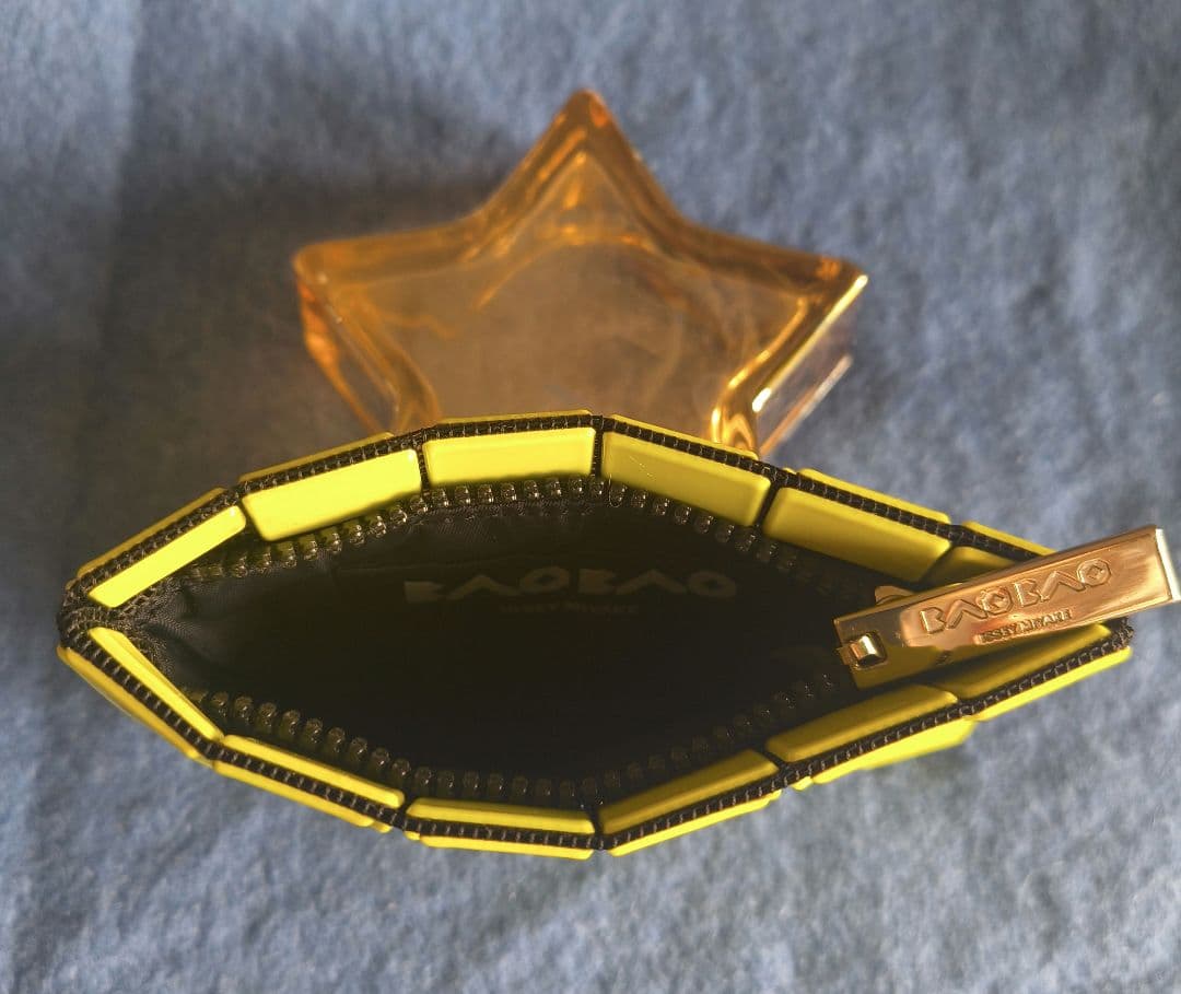 BAOBAO ミニ　ケース　ネオンイエロー