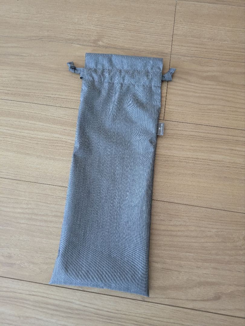 サンバリア100　折りたたみ日傘 ２段折 フリル フロスト　グレー　木曲がり手元