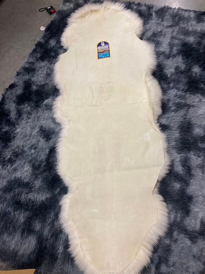 本物ムートンラグ２匹物　羊毛皮　ニュージーランド産　ホワイト