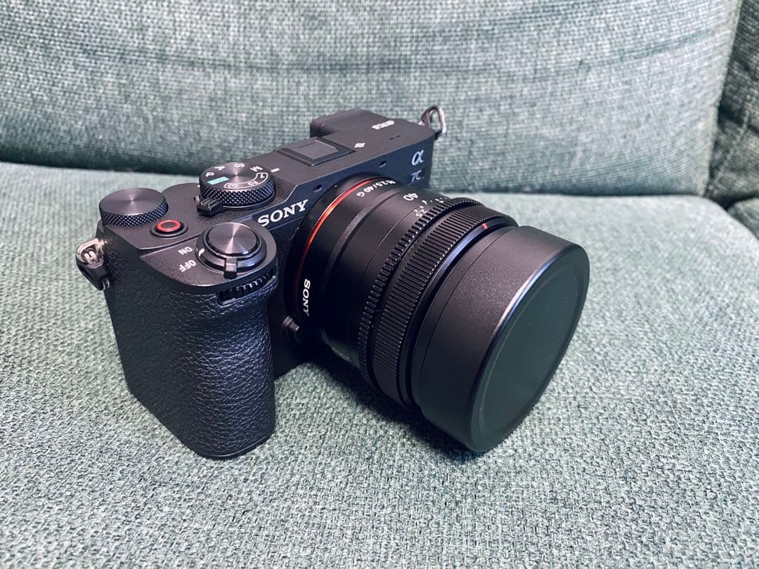 SONY 40mm F2.5 Gレンズ【スクエアフード付き】