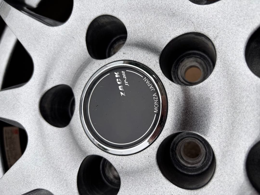 アルミホイール4本セット15インチ　6J5穴　PCD100 インセット40