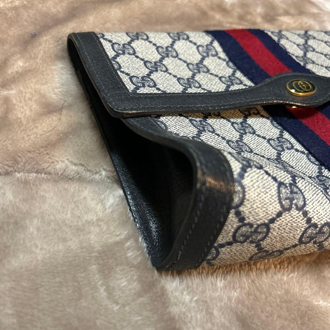 GUCCI GGキャンバスクラッチバッグ