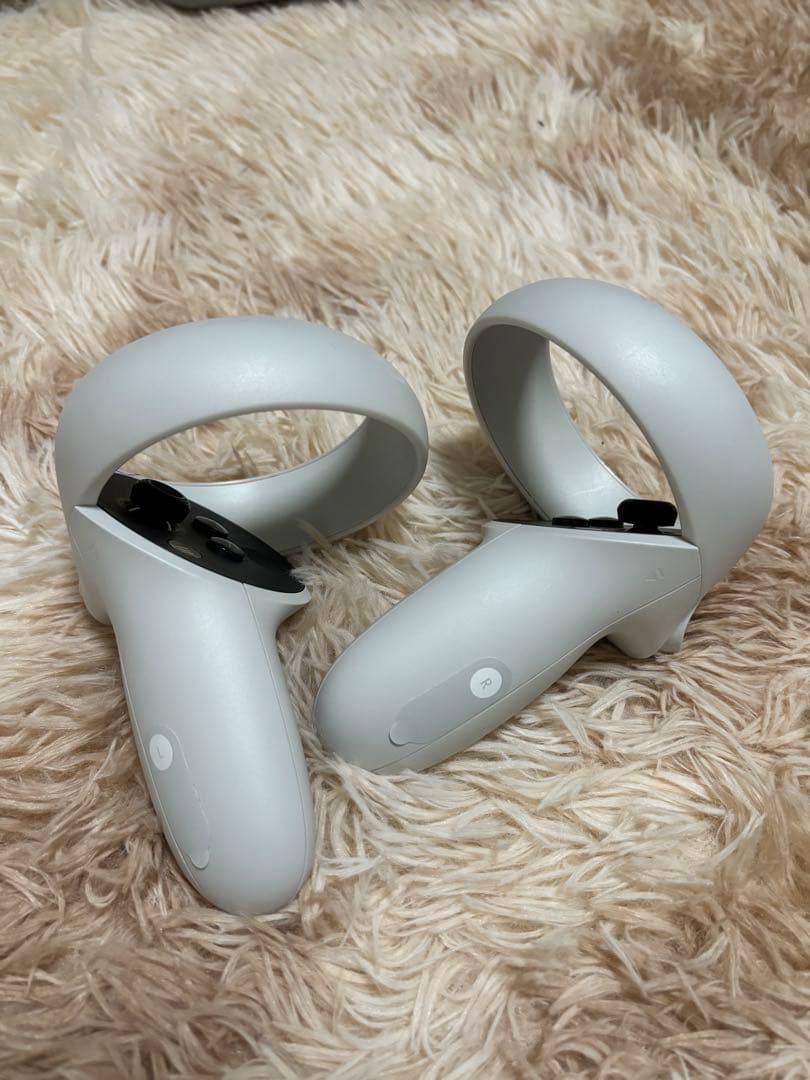  Quest 2（256GB）＋ ANKER 充電機能付きスタンドセット