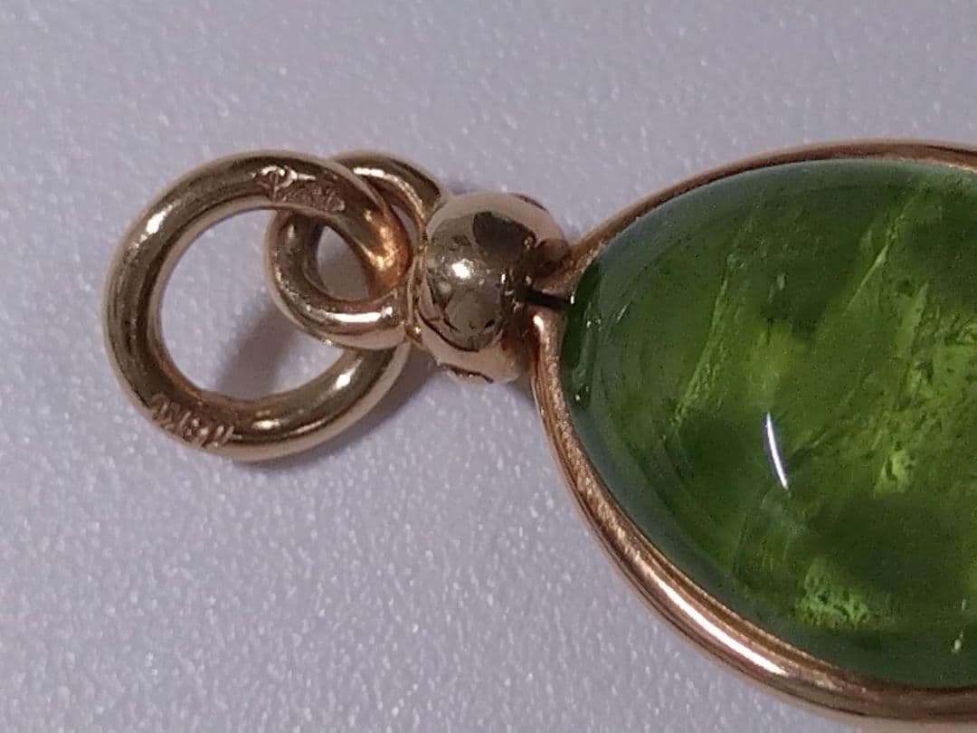 pomellato ペリドット　チャーム　ペンダントトップ　雫