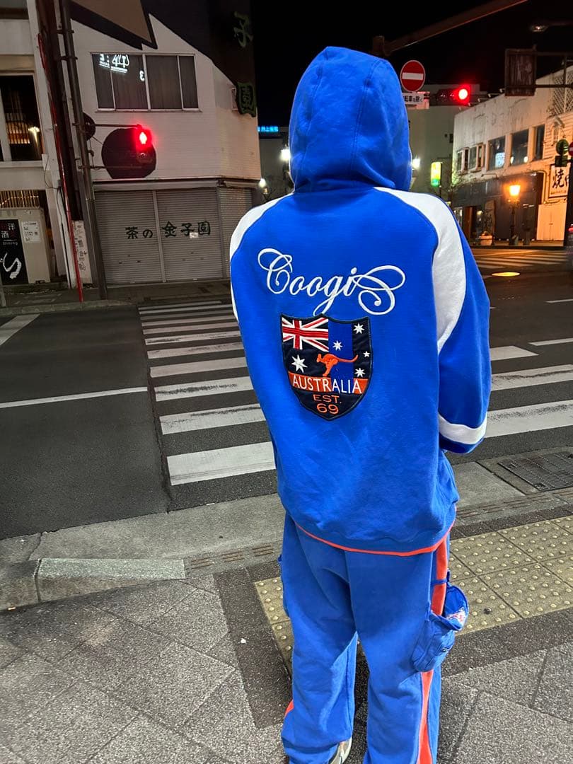 COOGI 刺繍入り トラックジャケット×カーゴパンツ セットアップ