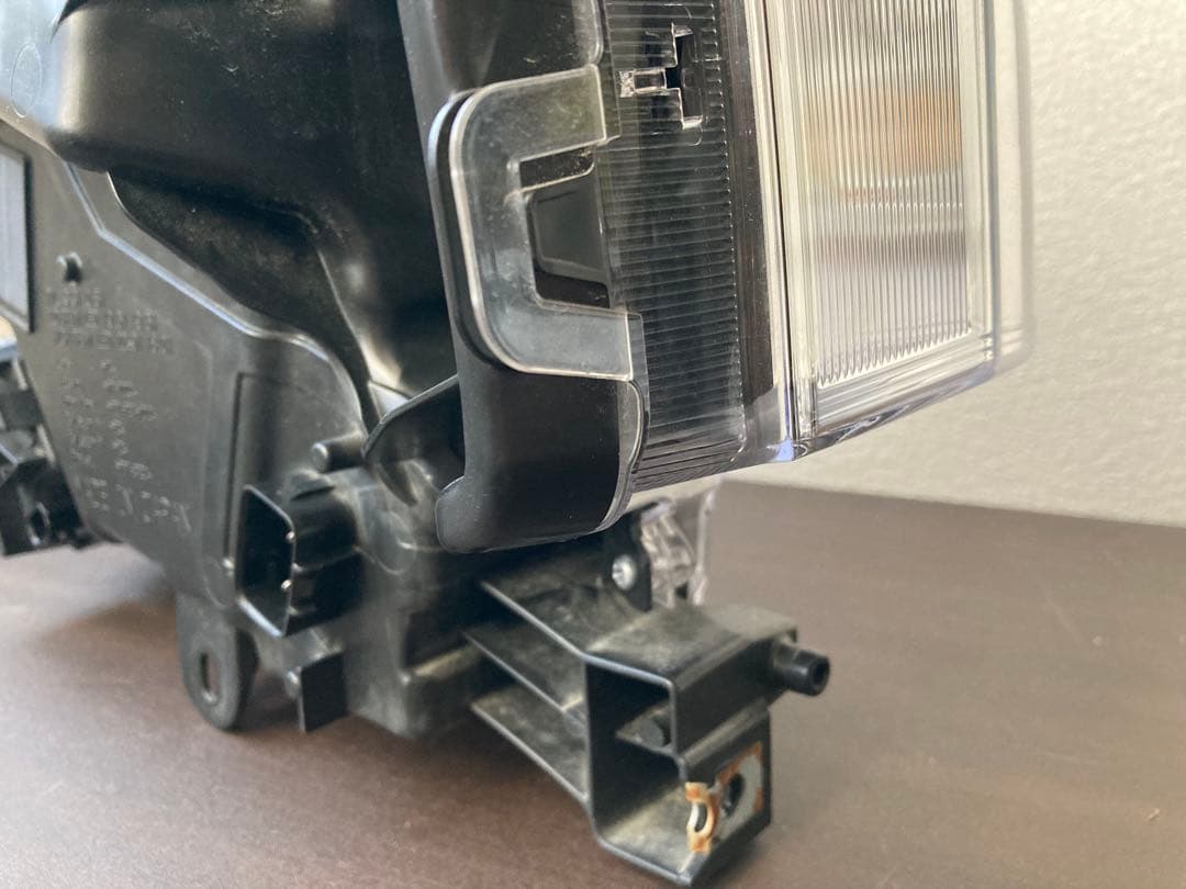 ハイゼット(S700V) 右ヘッドランプ　美品