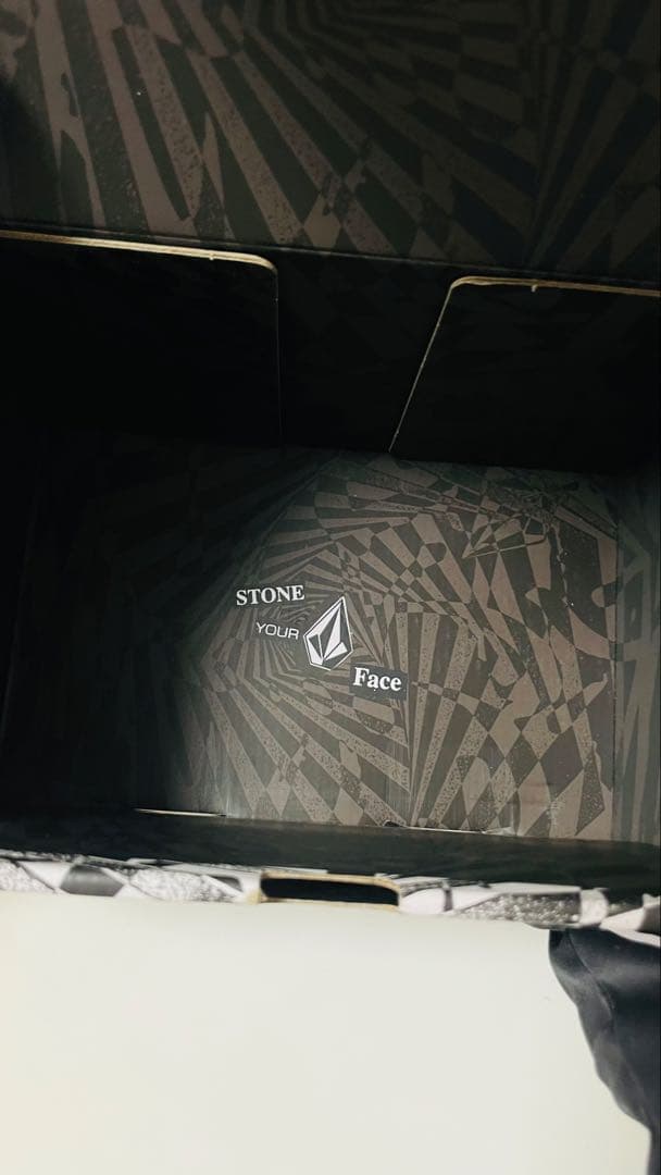 【新品未使用】VOLCOM ボルコム GARDEN2 ・定価より50%以上オフ