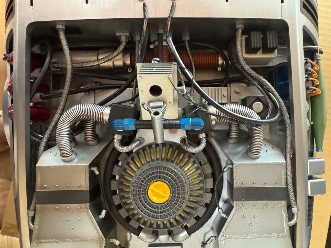 ホットトイズ　デロリアン　『バックトゥザフューチャーpart1』