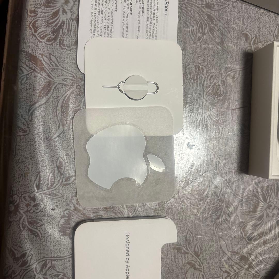 動作確認済みiPhone SE 第3世代 64GB SIMフリー 付属品完備美品