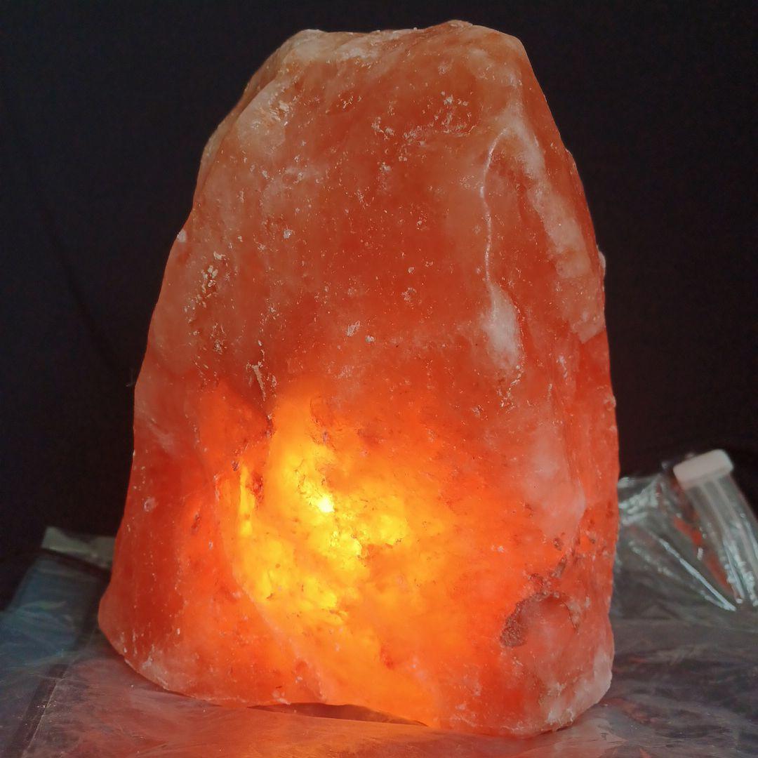 ヒマラヤ岩塩 置物 ピンク　ランプ