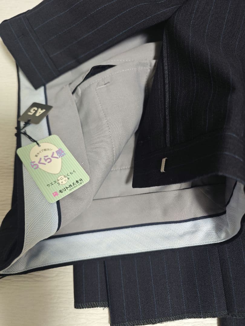 ​【新品・裾上げ前】Savile Rowスーツ 英国生地 濃紺ストライプ【A5】