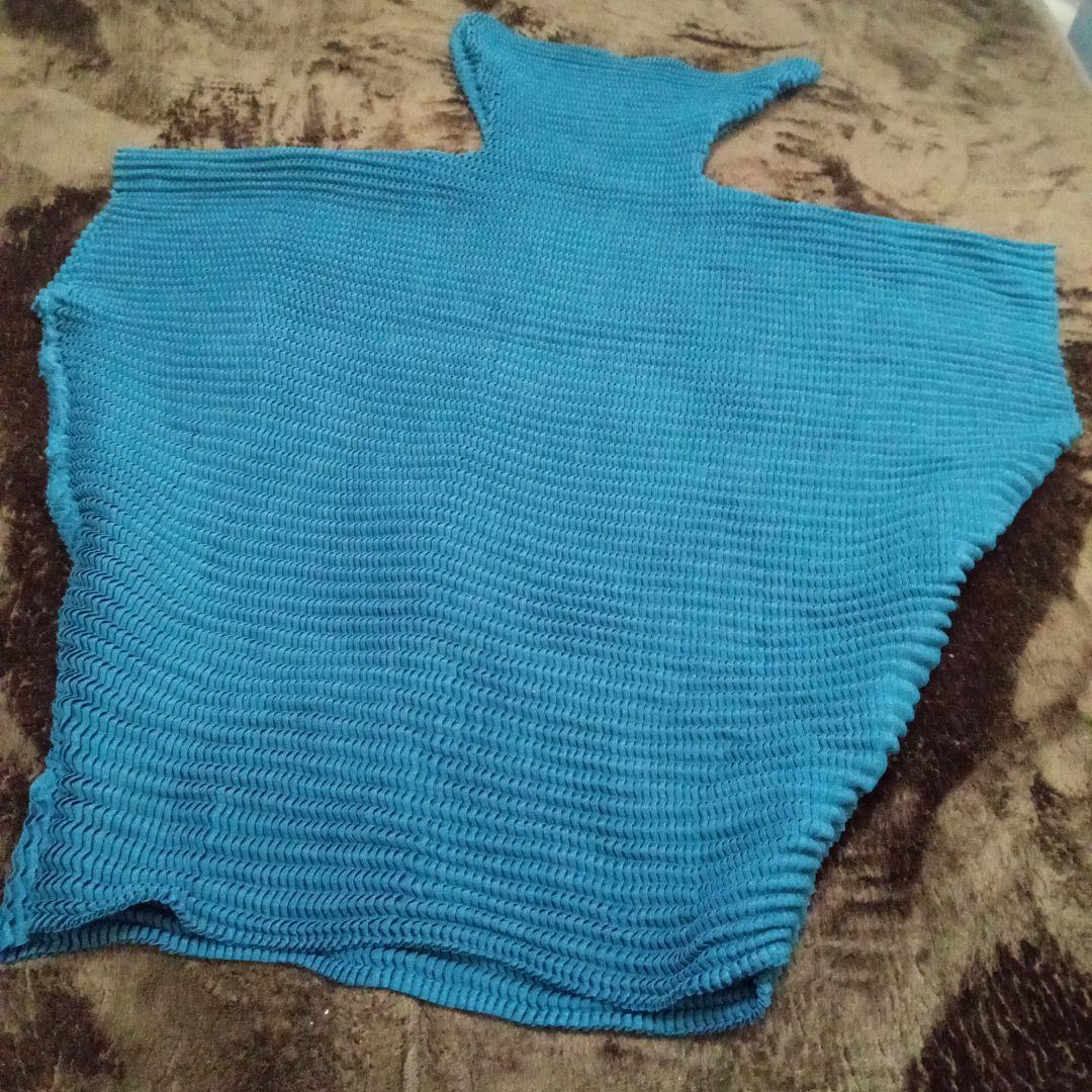 ISSEY MIYAKE　ウール混　ハイネック　ドルマントップス　鱗プリーツ