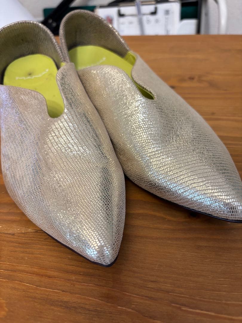 MANA ふかふかバブーシューズ　24.5 ゴールド週末お値下げ‼️