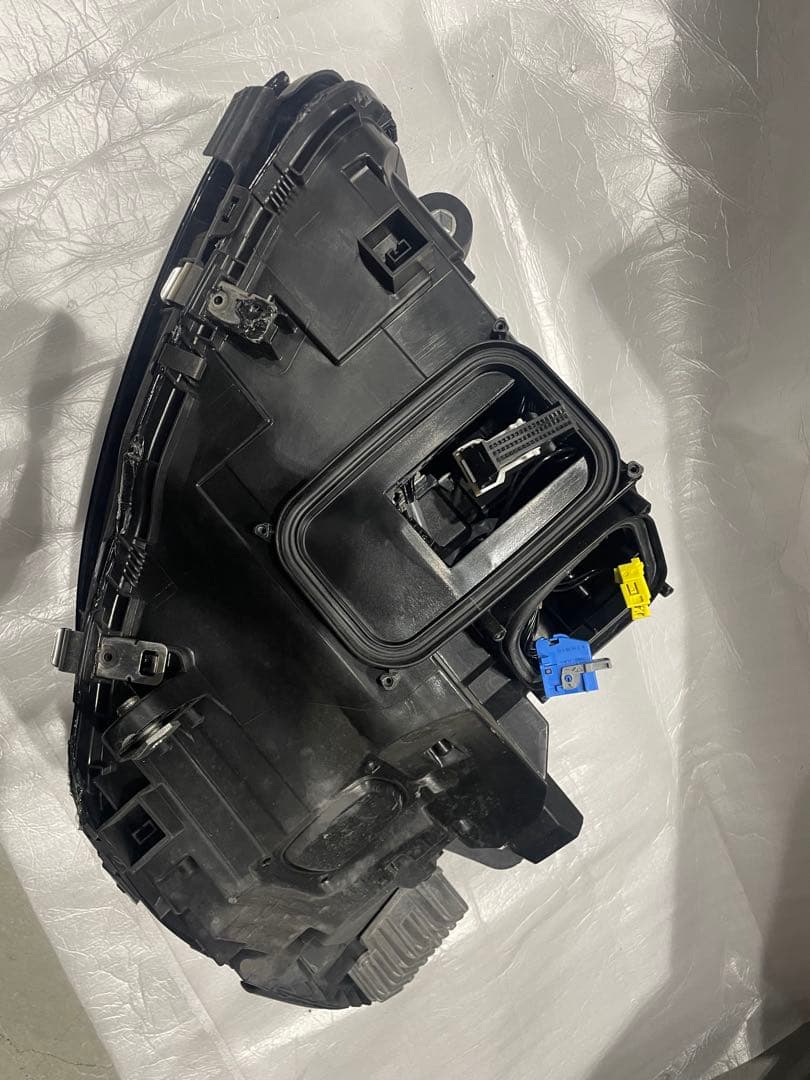 【ゆ　　】ベンツ　前期　Cクラス　純正　LED　右　ヘッドライト