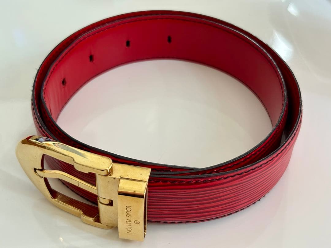 【価格交渉可】ルイヴィトン エピ レザーポシェット サンチュール ティルシット