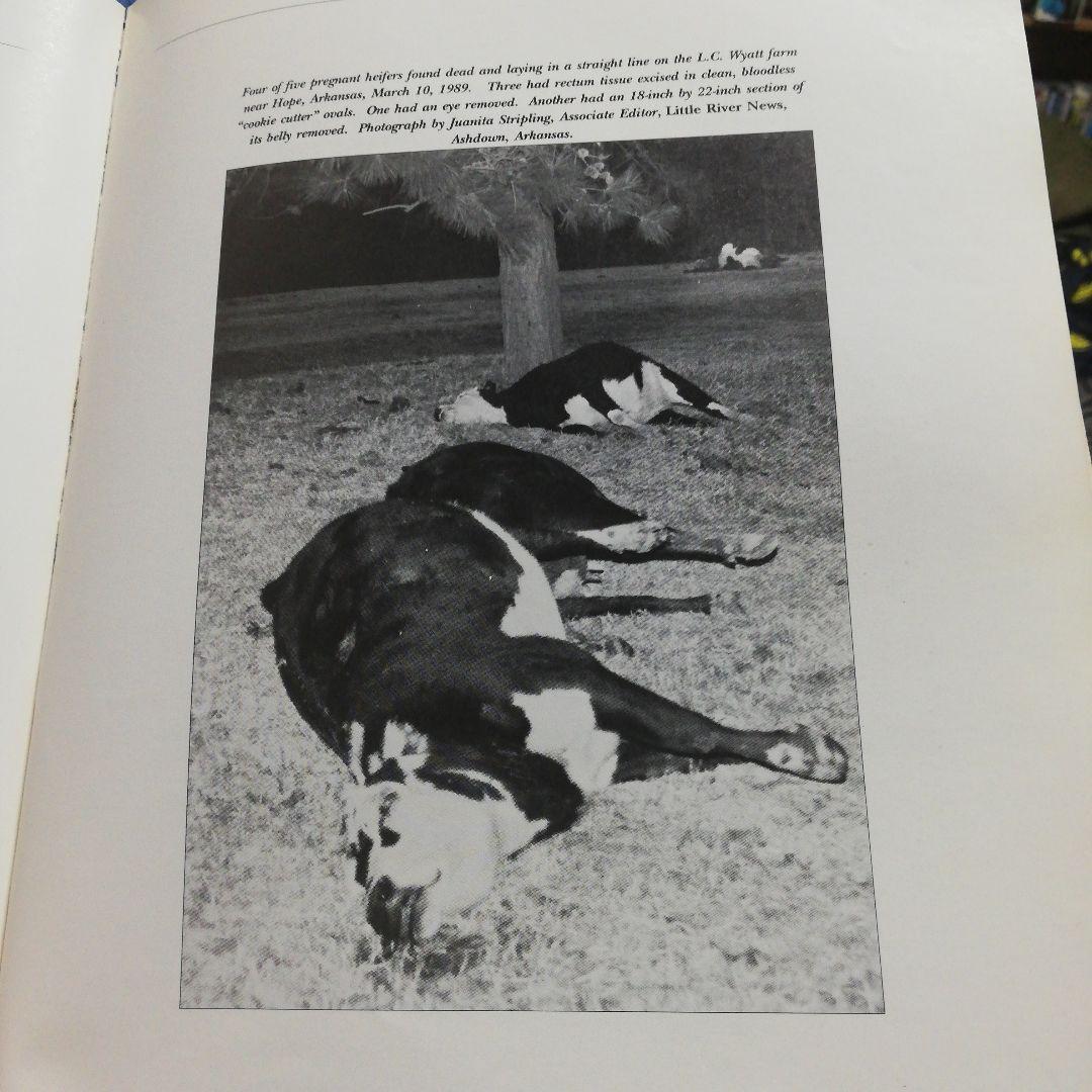 洋書 AN ALIEN HARVEST by Linda Moulton Howe