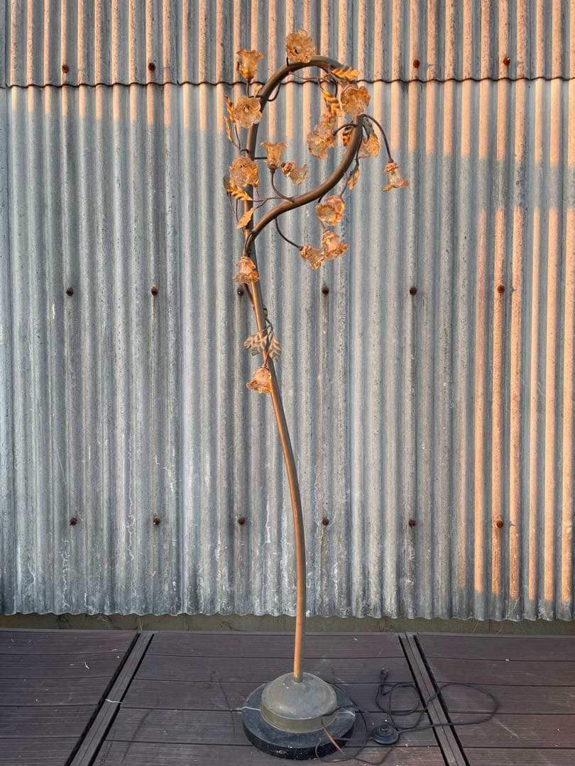 最終値下げ！フロアスタンドライト⭐︎ガラスの花モチーフランプシェード⭐︎外国製