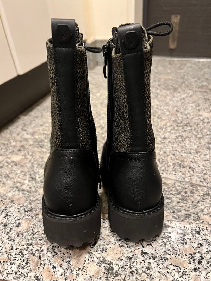 a*様 ビバイア 撥水加工 [Florence] ラウンドトゥラグソール アンク