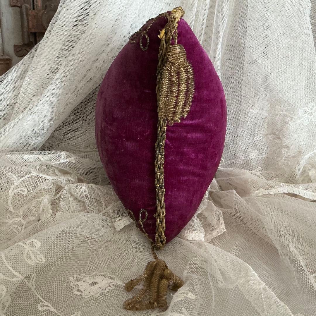 フランスアンティーク　ディスプレイ台座　シンプル♡　クッション　グローブドマリエ