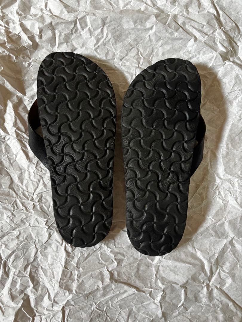 ユッタニューマン　レザーサンダル