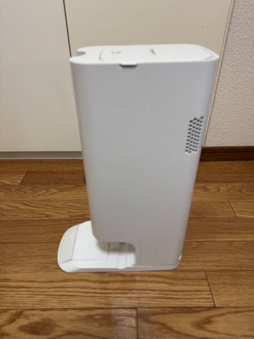 ジ*ン様 掃除機　2025年/3月バッテリ交換済み　パナソニック　MC-NS10