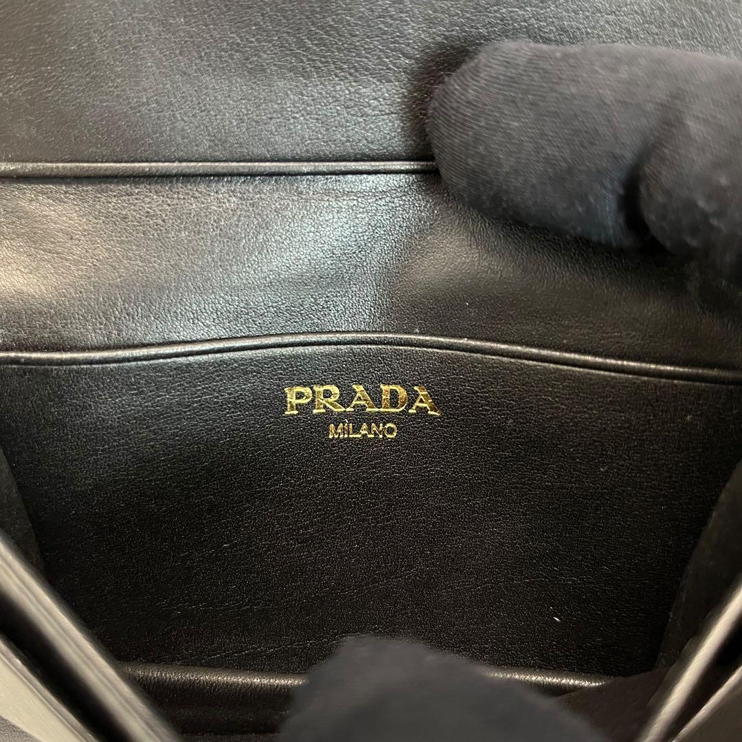 極美✨プラダ カードケース 名刺入れ ミニ財布 ヴィッテロムーブ ロゴ金具 黒