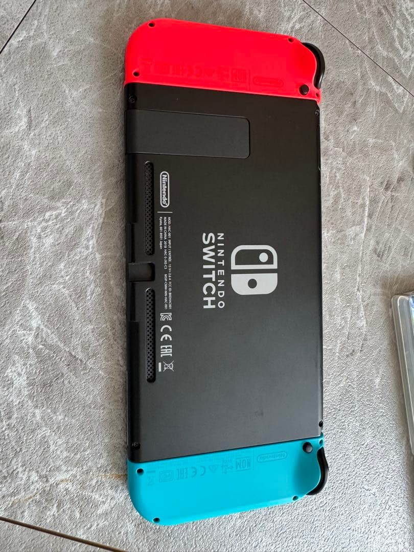 Switch Nintendo カセット6本Joy-Con 4個　持ち運びケース