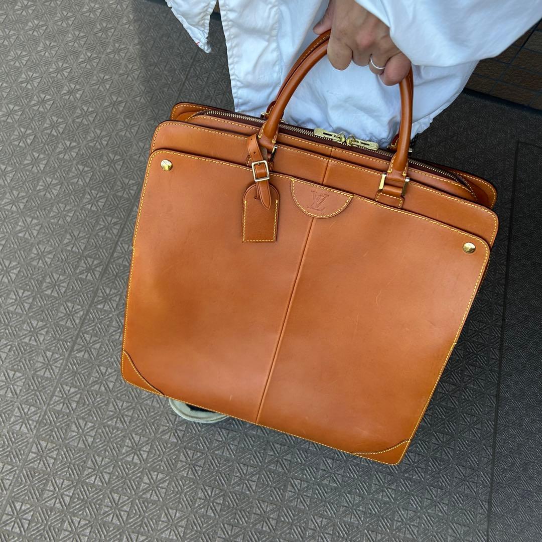 【mememe様分】名品・中古美品】ルイヴィトン ノマド ネゲブGM キャラメル