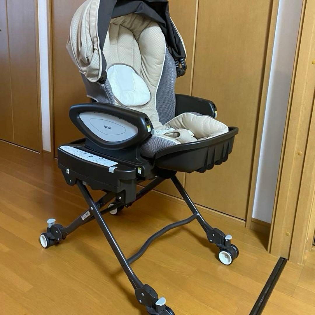 ユラリズム オート プレミアム Aprica 【ブラウン】