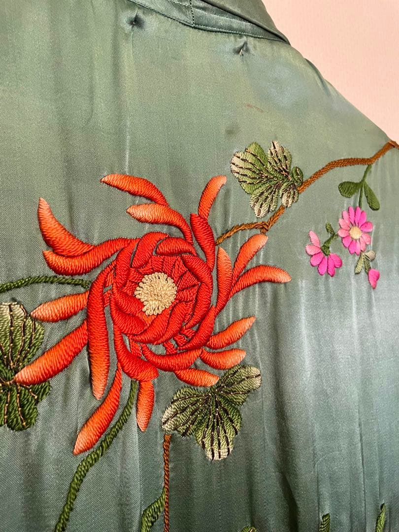 専用　Sunny Vintage ミントグリーンサテン 花柄刺繍 チャイナガウン