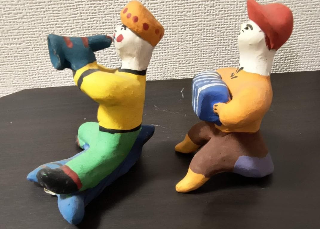 旧ソ　伝統工芸品　民芸品　ディムカヴァ・ディムコヴォ 土人形　楽器弾き人形