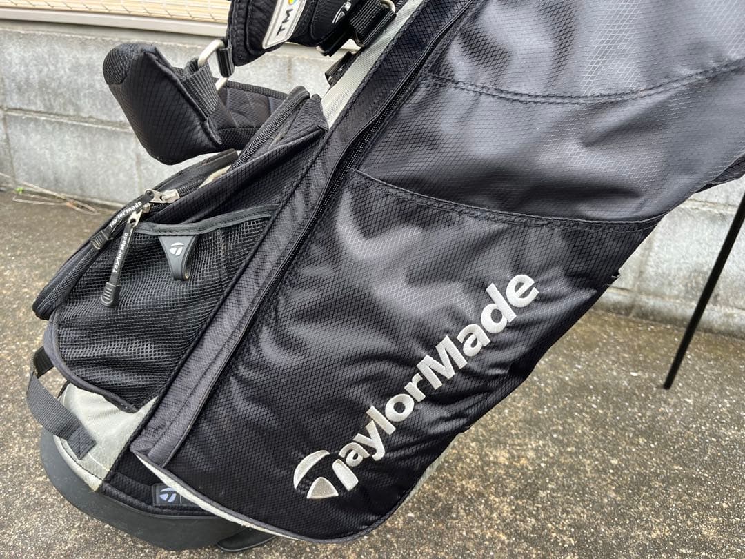 テーラーメイド　キャディバッグ　スタンド型　フードカバーあり