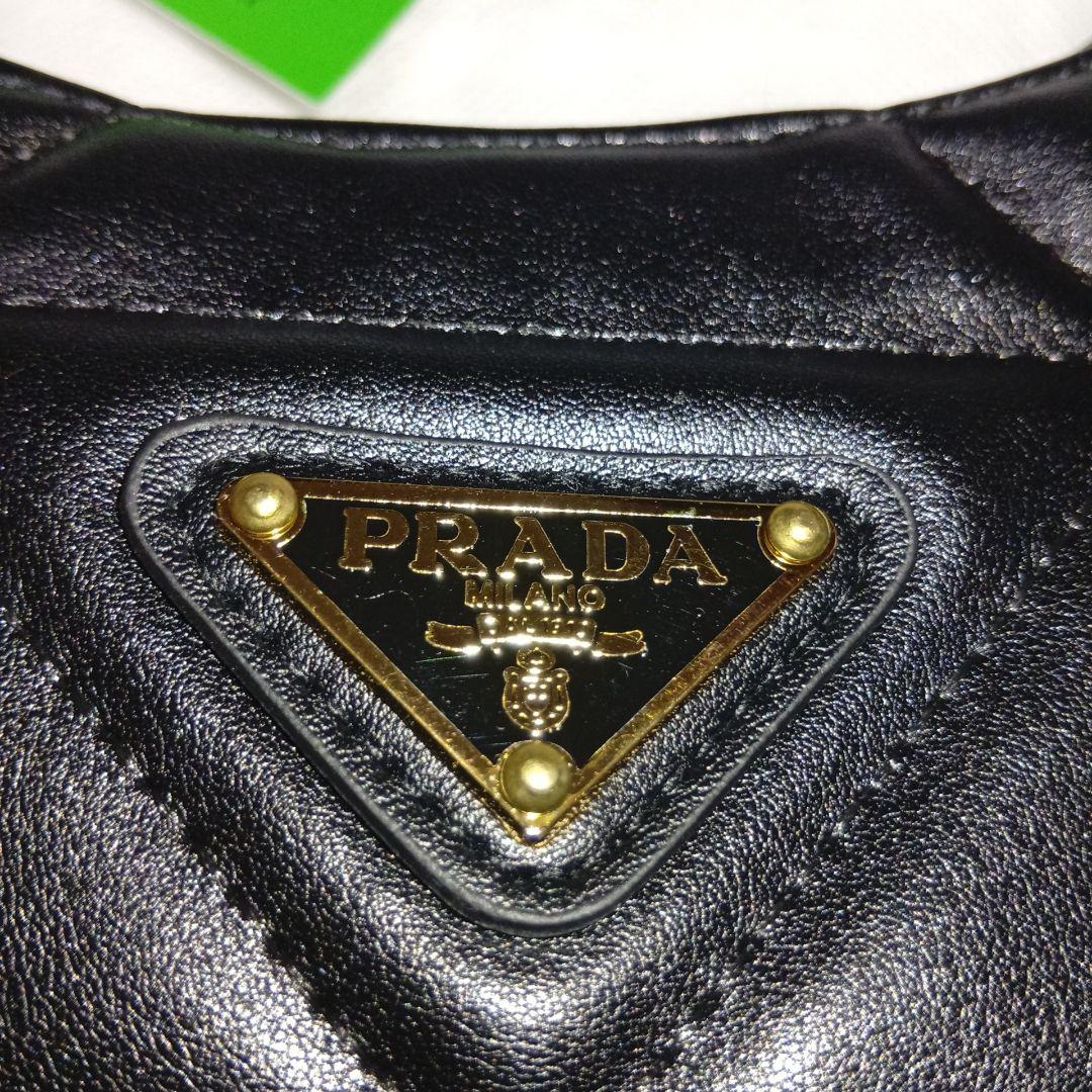 PRADA ブラックショルダーバッグ キルティング　ノベルティ