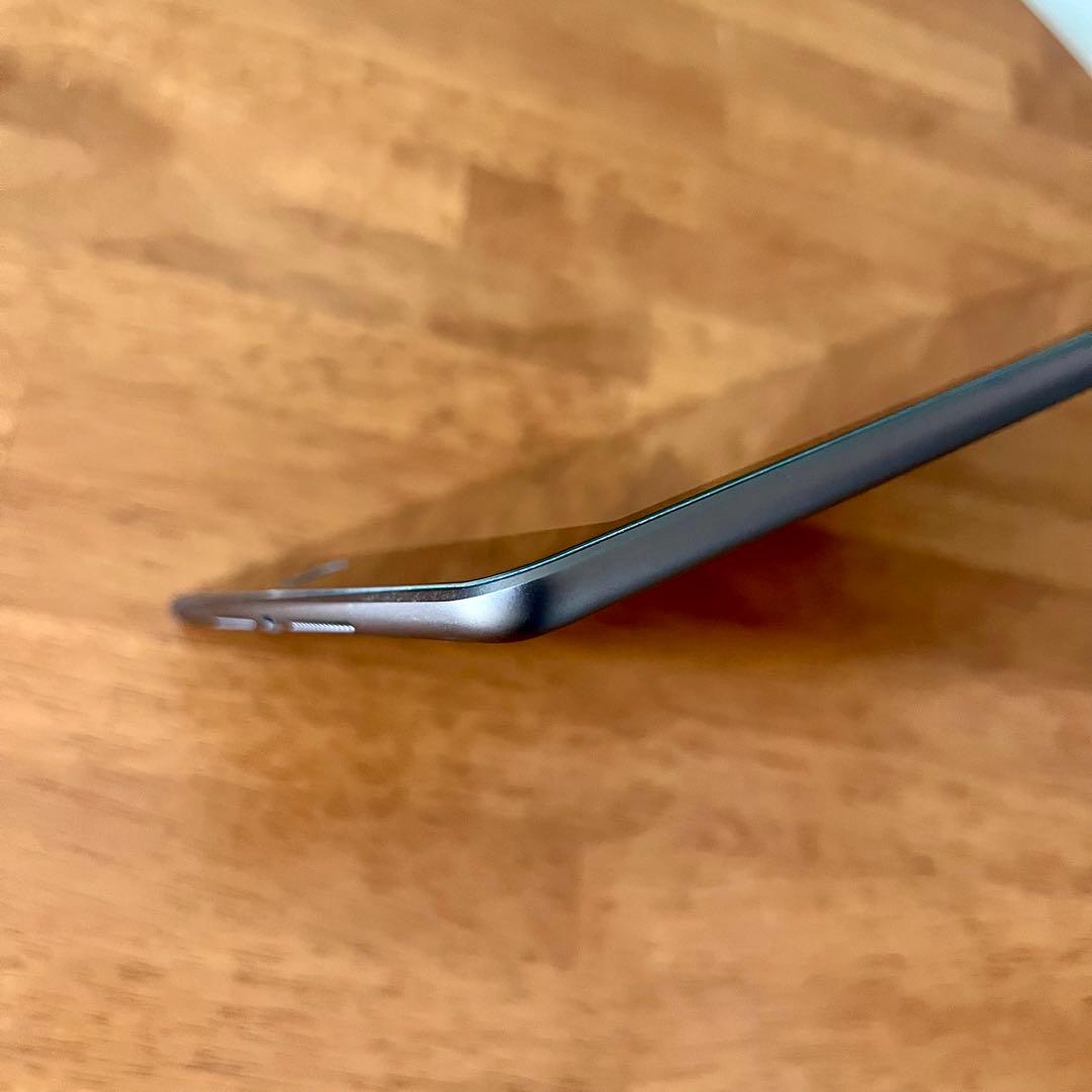 美品 Apple iPad 第7世代 Wi-Fi 32GB スペースグレイ