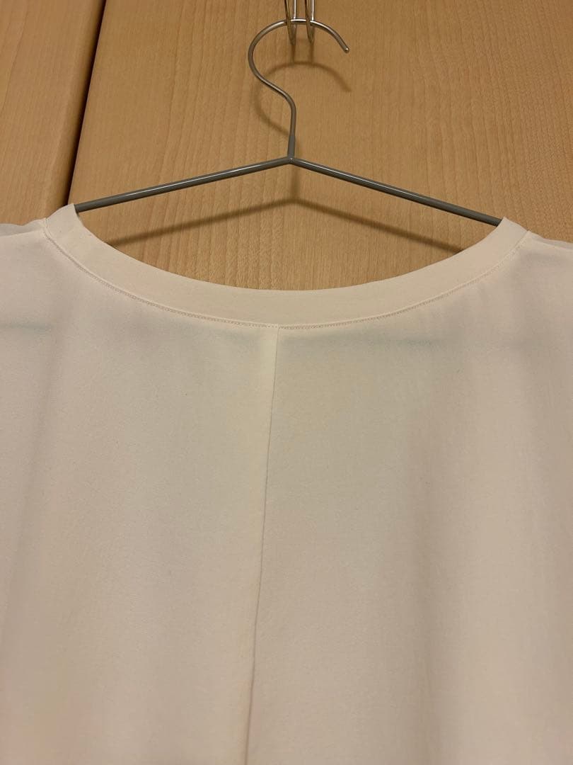 ビアズリー 後ろドレープTブラウス アイボリー