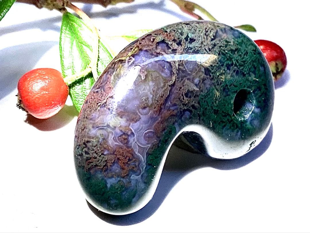 ✳国内の出雲めのう【碧玉】の最高峰勾玉でしょう‼️ 天然石 浮き草文様 鑑別書付