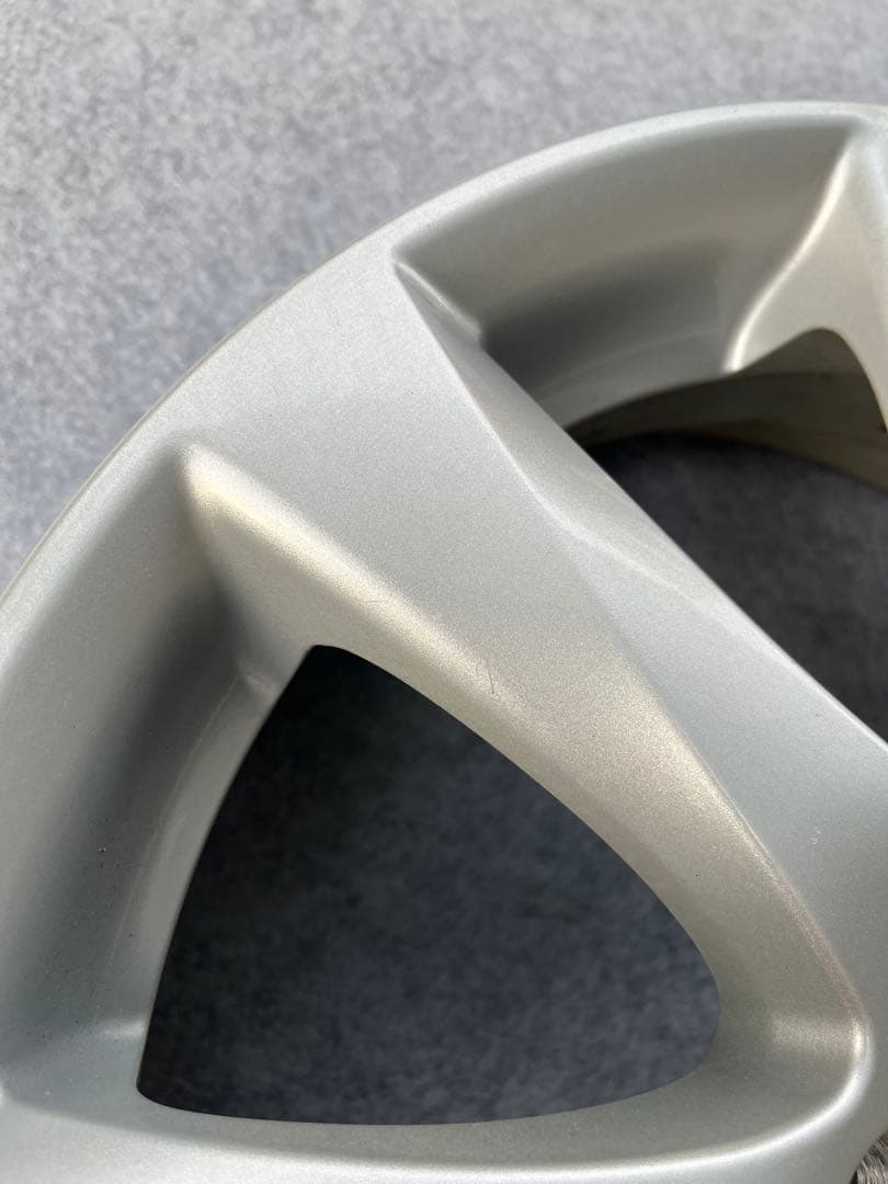 値下げしました❗️ 送料込みです❗️ガリ傷無し！スズキ純正ホイール15インチ